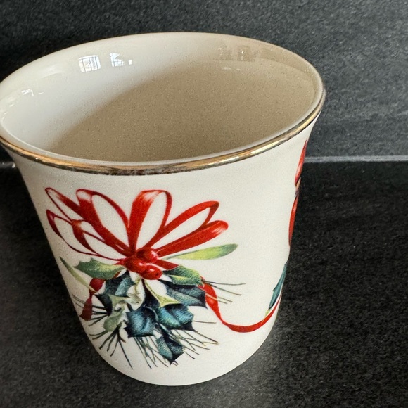 Lenox Fine Bone China Cardinal Mug by Catherine McClung - Picture 3 of 9